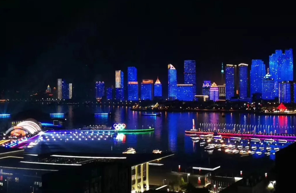 专业楼宇亮化污污污草莓视频